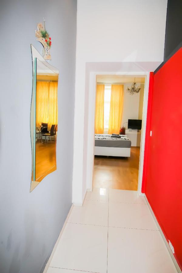Deluxe Apartment 5P Mm A Вена Экстерьер фото